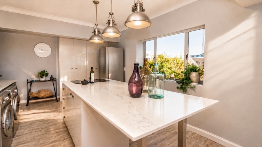 3 Bedroom Property for Sale in Sea Point Western Cape